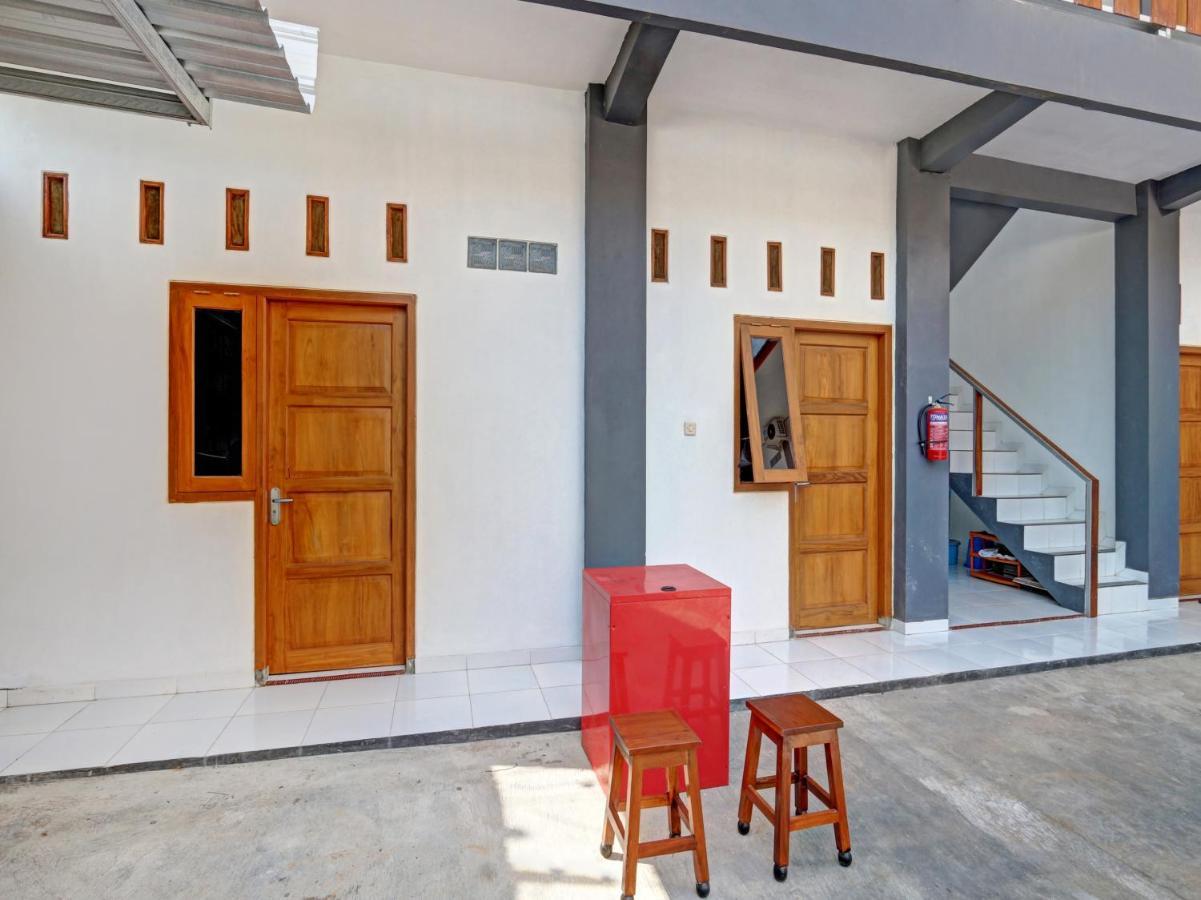 Spot On 90577 Griya Afifah Syariah Hotel Klaten Luaran gambar